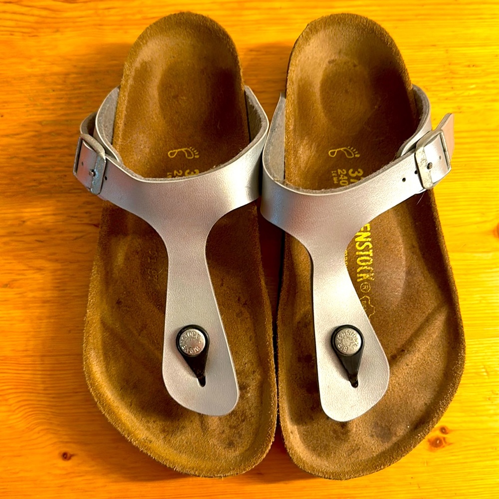 NWOT Birkenstock Gizeh sandal